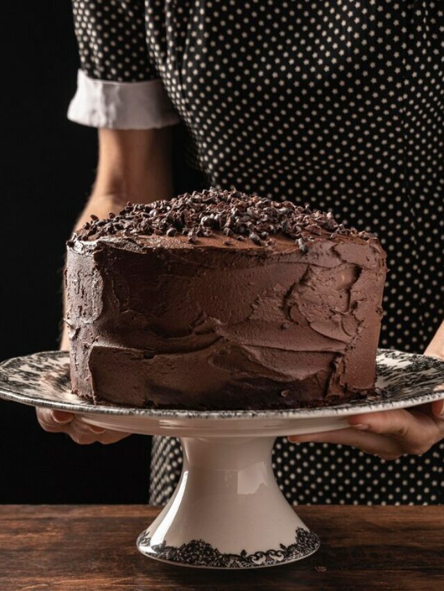 Aprenda a fazer um bolo de cenoura delicioso para a Páscoa MundoBoaForma