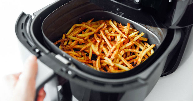 Batata frita na Airfryer Receita por Lourdes - Cookpad