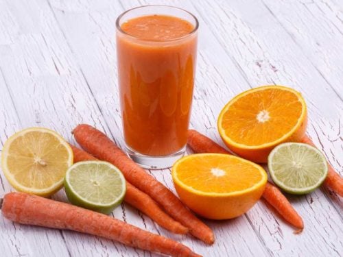 Suco de cenoura com laranja