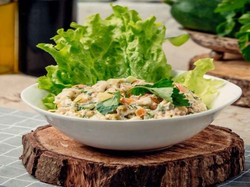 Salada de macarrão com frango