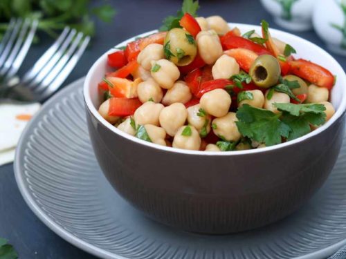 Salada de grão-de-bico com atum