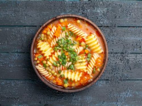 sopa de macarrão com carne moída