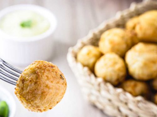 Bolinho de arroz com queijo