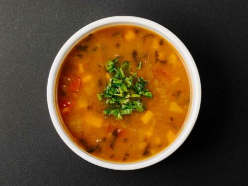 Sopa de lentilha com legumes