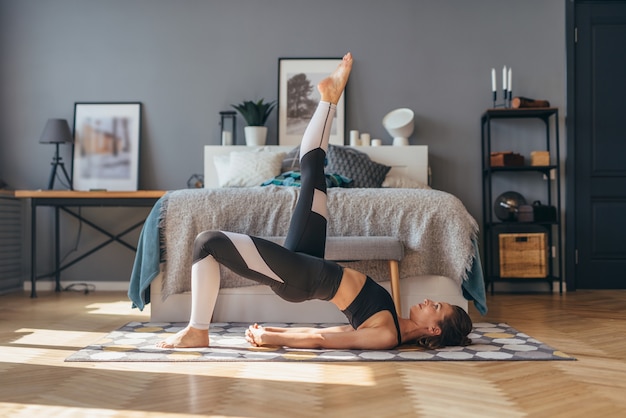 Ponte unilateral com perna elevada