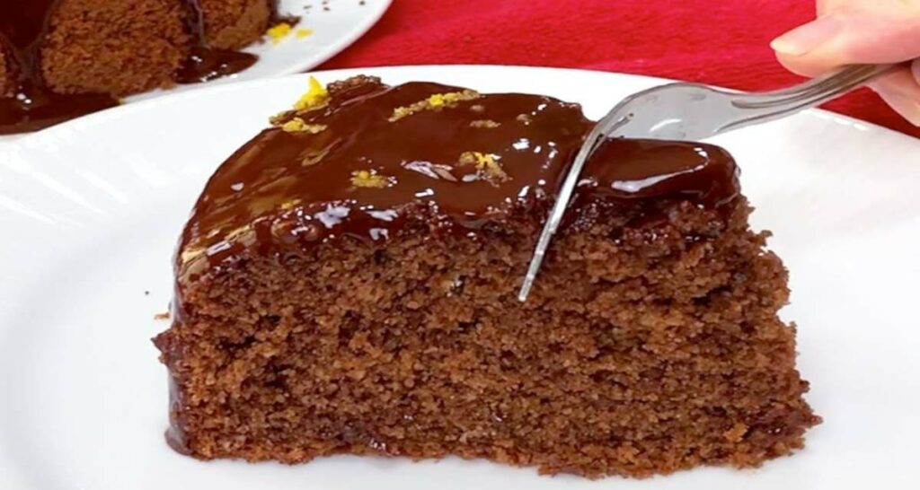 Bolo de chocolate com laranja