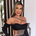 Andressa Urach faz novas cirurgias e pensa em colocar terceiro seio