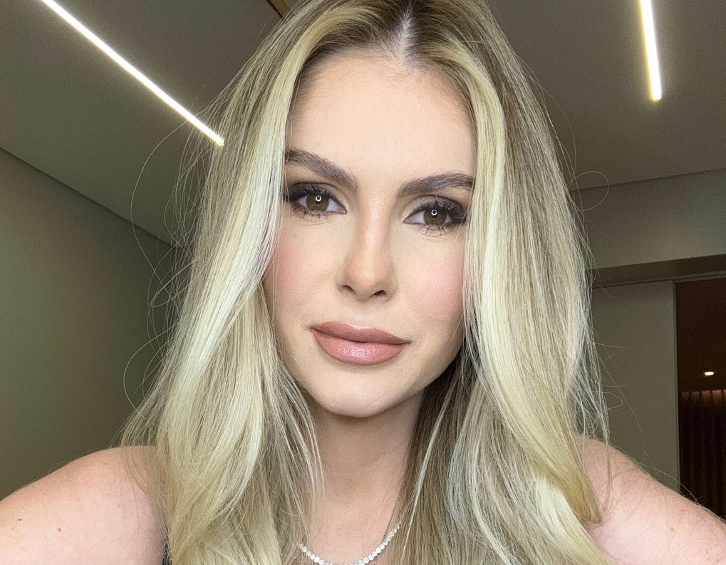 Bárbara Evans mostra mudanças após lipo no rosto: "Autoestima é outra"